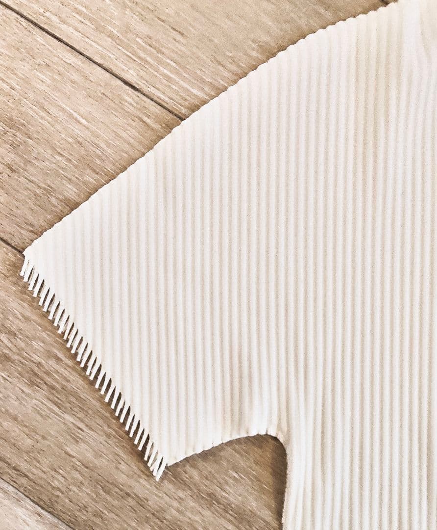 プリーツプリーズ フリンジ 半袖カットソー ホワイト 美品