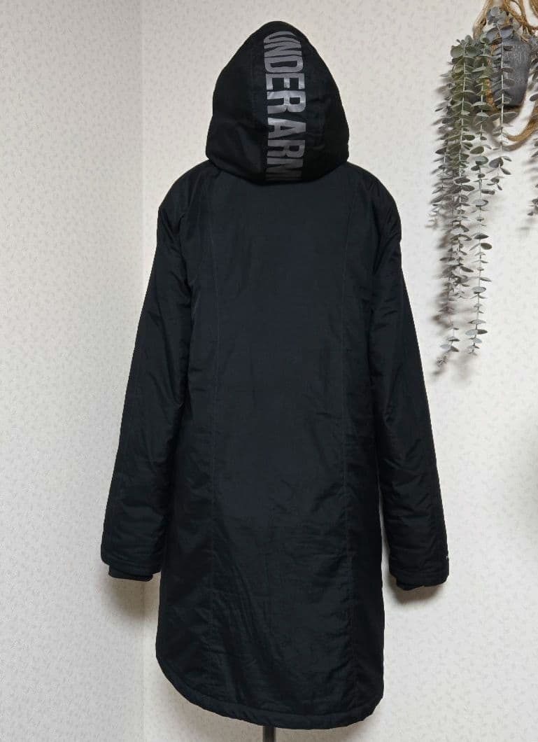 美品　UNDER ARMOUR　M　ベンチコート　黒　インフラレッド　撥水