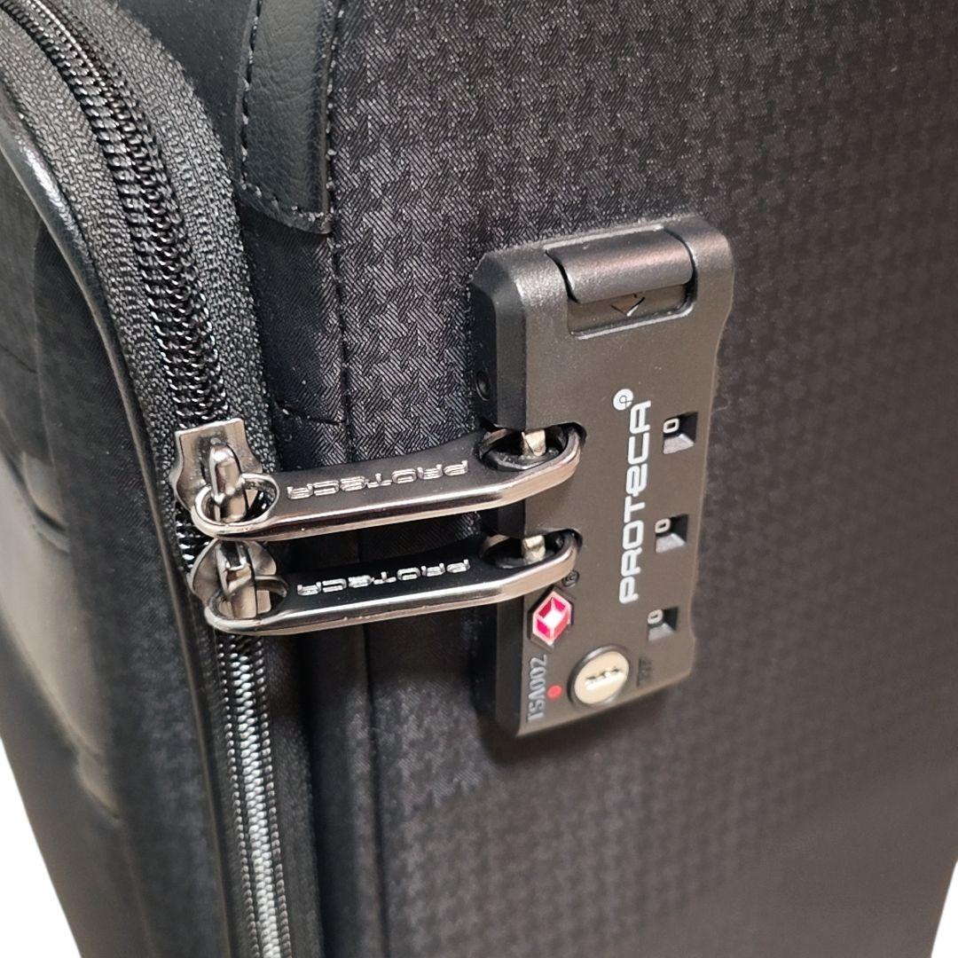 美品 プロテカ 超軽量 ソフトキャリーケース Feena 18L 1.7kg