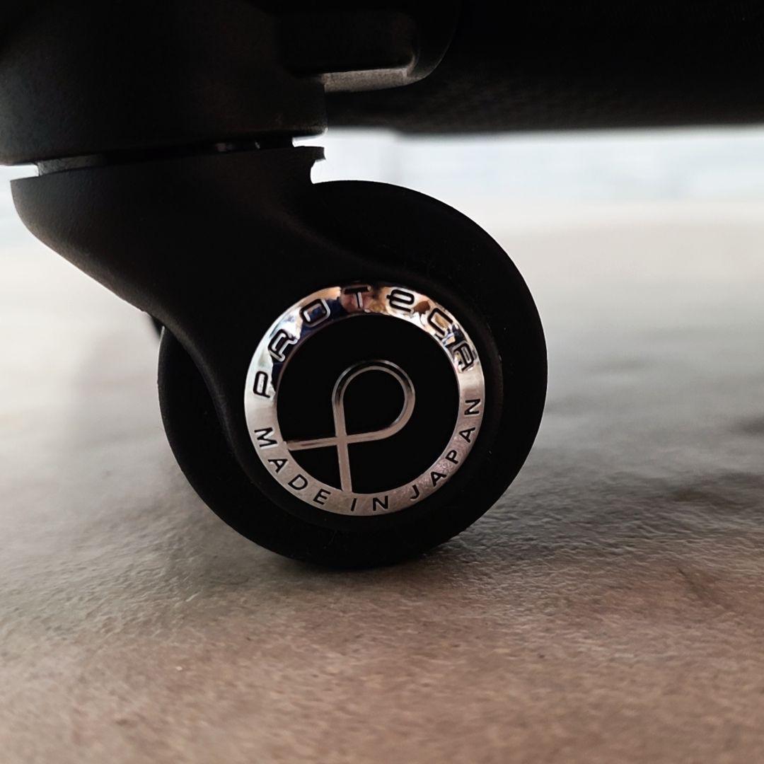 美品 プロテカ 超軽量 ソフトキャリーケース Feena 18L 1.7kg