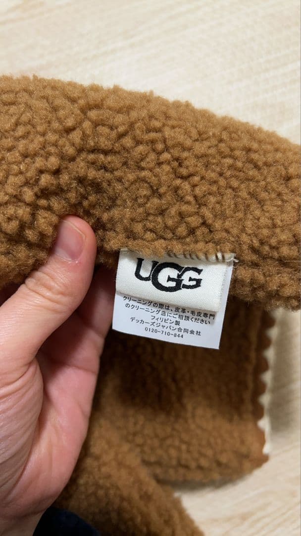 新品未使用 UGG マフラー