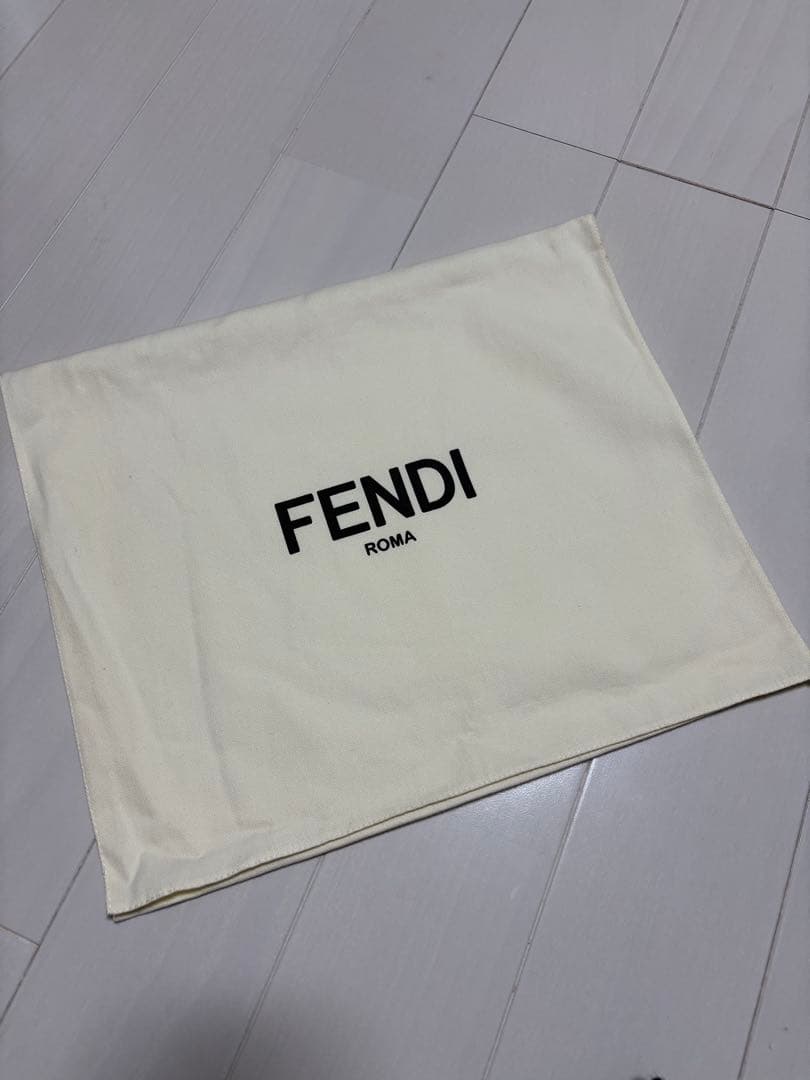 【美品】FENDI フェンディ モンスター マフラー ブラック バグズアイ
