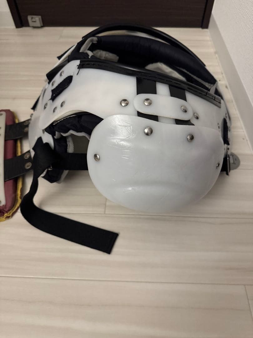 アメフト　ショルダー& DOUGLAS ショルダーパッド ホワイト/ブラック