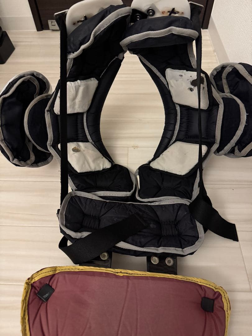 アメフト　ショルダー& DOUGLAS ショルダーパッド ホワイト/ブラック