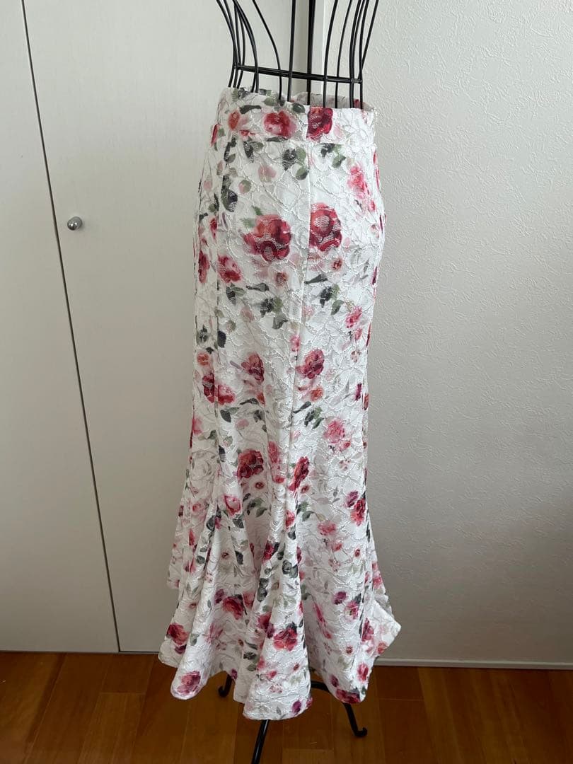 ❤️USED❣️美品❣️ 社交ダンス　ミディアムスカート　花柄レース❤️