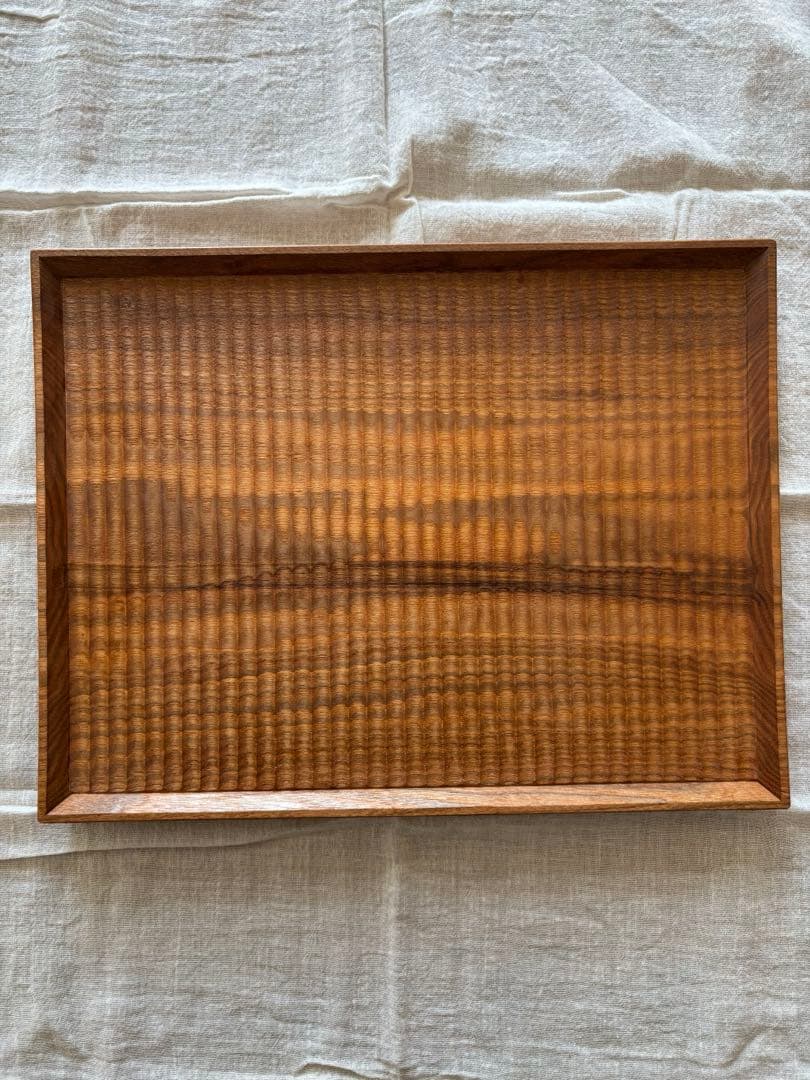 加賀雅之　彫り盆　クルミ