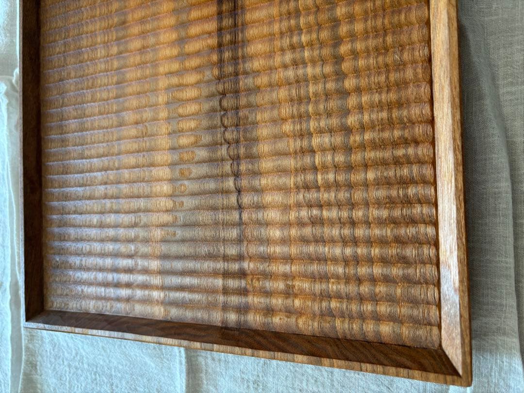 加賀雅之　彫り盆　クルミ