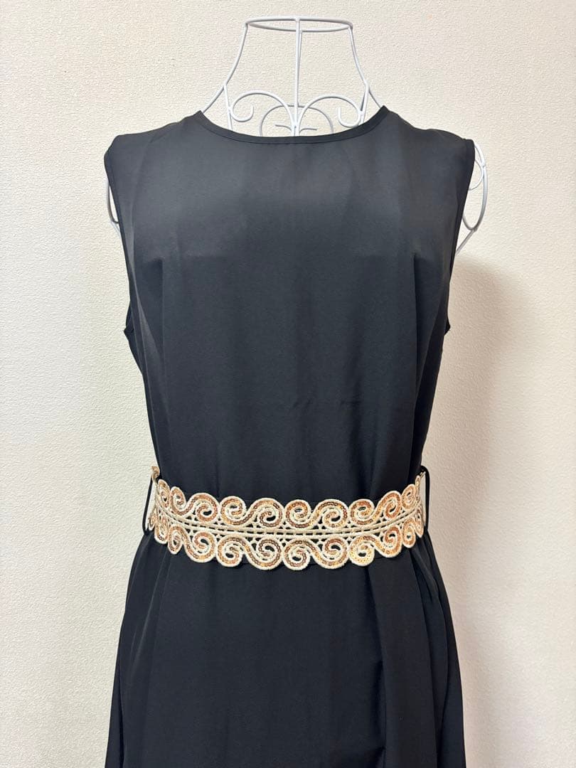 【新品】中東の上品ブラックドレス ゴールド装飾前開きアウタードレス