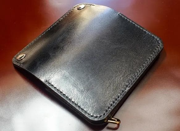 新喜皮革　ホースバット トラッカーウォレット 手縫い ミドル 馬革