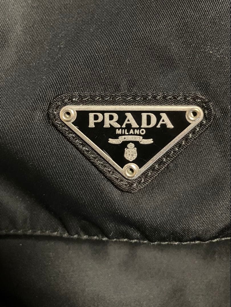 PRADA プラダ ショルダーバッグ 斜め掛け 三角ロゴ ナイロンレザー 黒