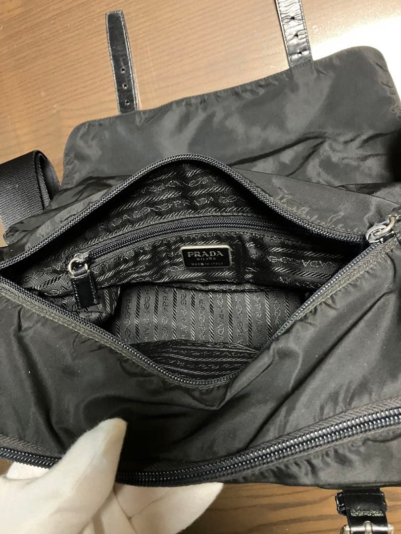 PRADA プラダ ショルダーバッグ 斜め掛け 三角ロゴ ナイロンレザー 黒