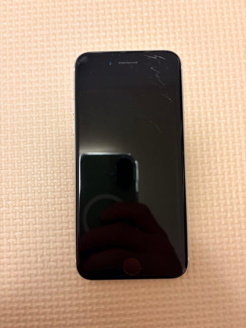 Apple iPhone SE 第2世代　ホワイト