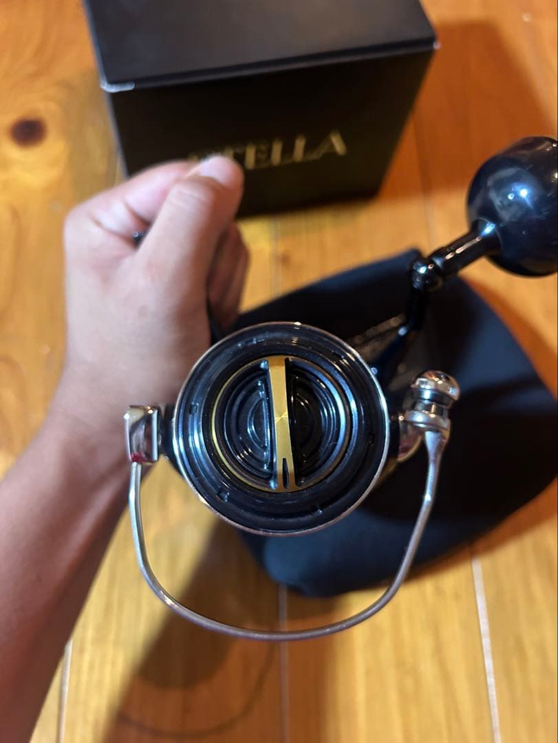 SHIMANO STELLA リール 黒金 収納ケース付き