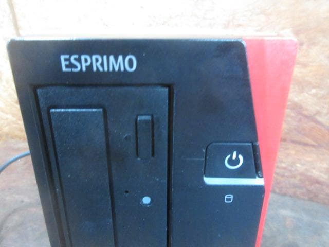 送料込★ 富士通 ESPRIMO D588/TX i7 8th Genジャンク