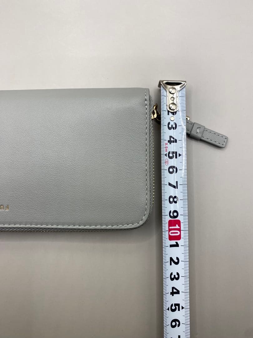 koaゆっくり出品中様 [未使用品] FURLA グレー レザー 長財布
