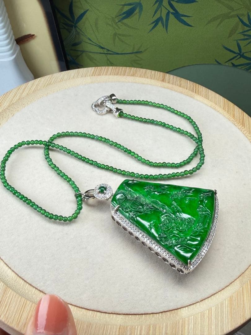 コレクション品❣️ロウカン質翡翠 氷陽緑【錦繍山河】収蔵証明書と鑑定書2点付き