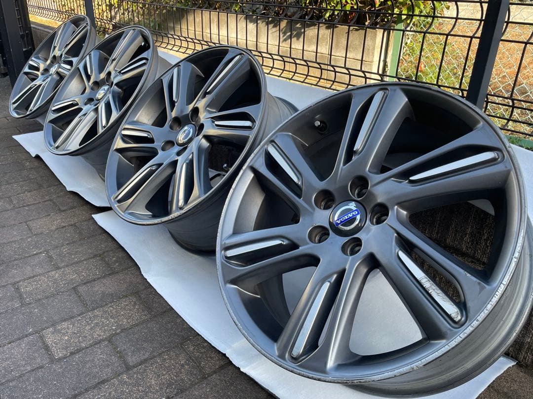 ボルボ V40クロスカントリー 純正18インチホイール ダークグレー 訳あり