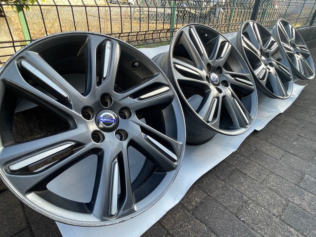 ボルボ V40クロスカントリー 純正18インチホイール ダークグレー 訳あり