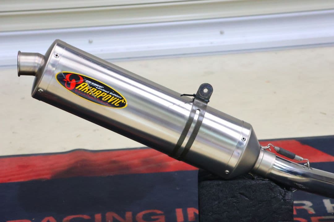 CB400SF　99-07 NC39 アクラポビッチマフラー　CB400SB