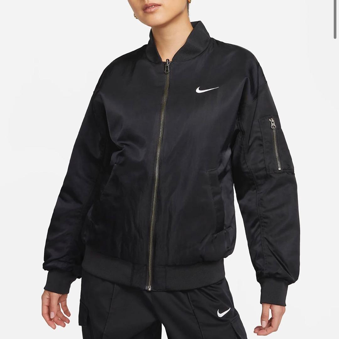 NIKE ウィメンズ バーシティ ボンバージャケット
