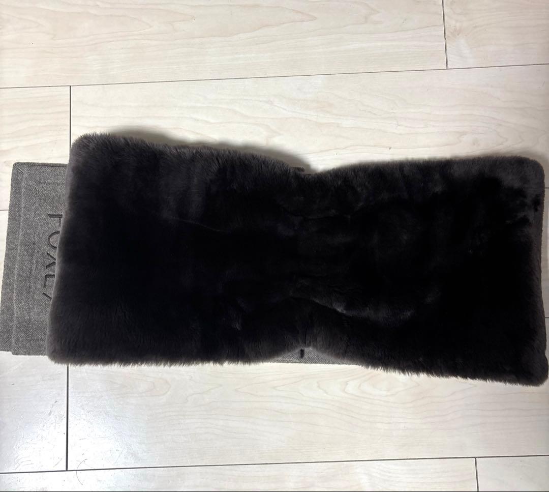 希少！FOXEY フォクシー　ヌートリア付き カシミヤ　ストール　マフラー