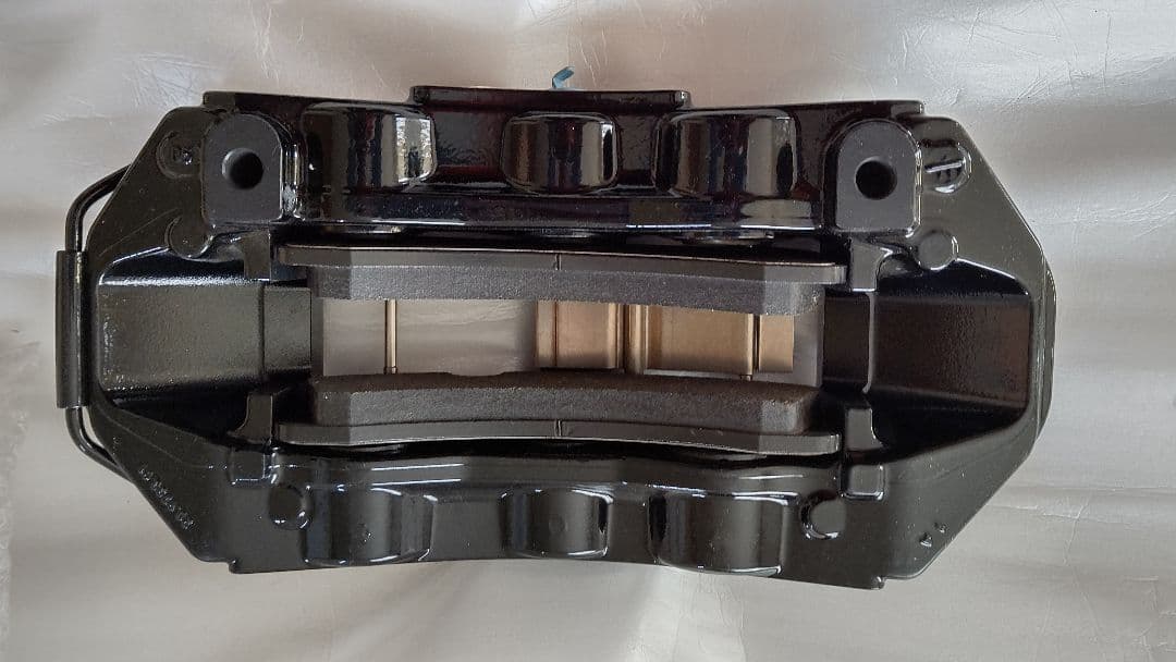 HAPPY 【未使用】ブレンボ 6ポットブレーキキャリパー