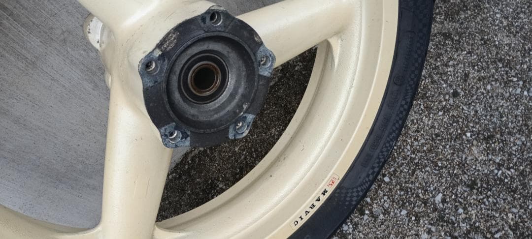 87`GSX-R1100用 ヨシムラマービックマグホイール