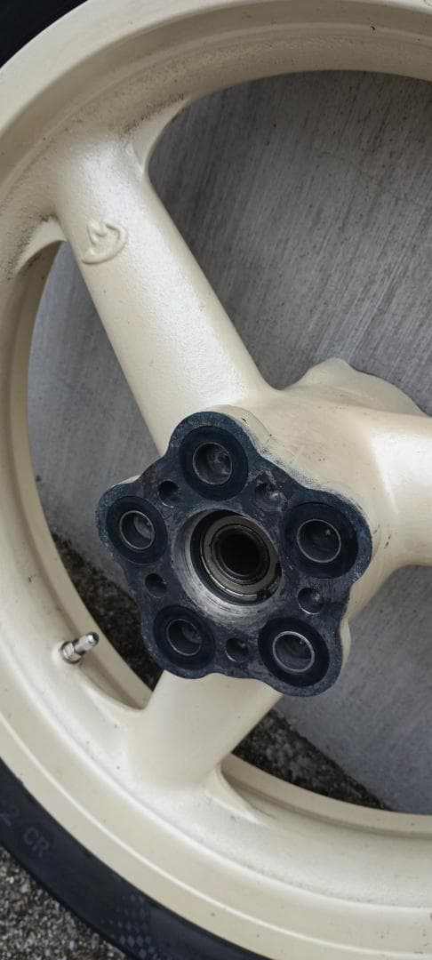 87`GSX-R1100用 ヨシムラマービックマグホイール