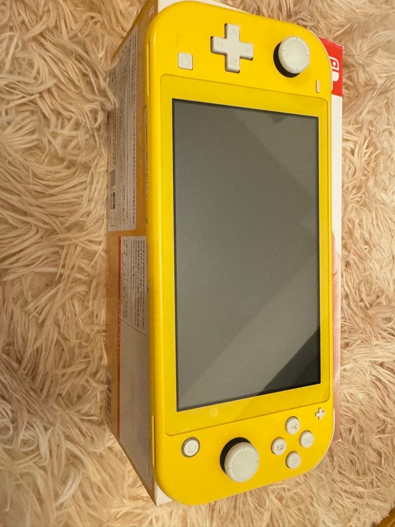 Nintendo Switch Lite イエロー 本体 【箱・本体のみ】
