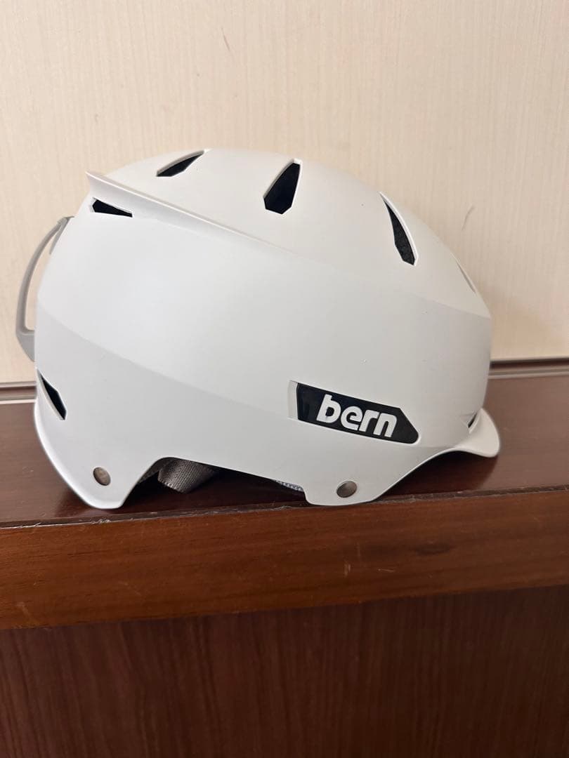 【新品未使用】bernヘルメット オールシーズン【HENDHERIX】