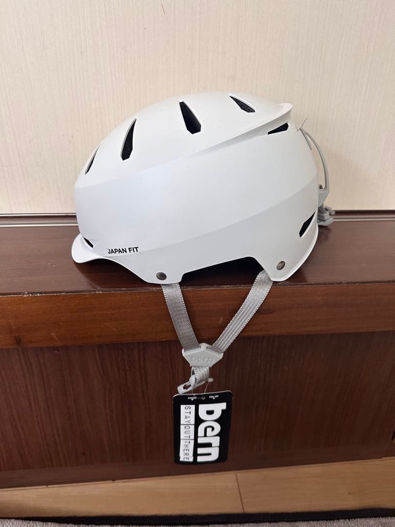 【新品未使用】bernヘルメット オールシーズン【HENDHERIX】