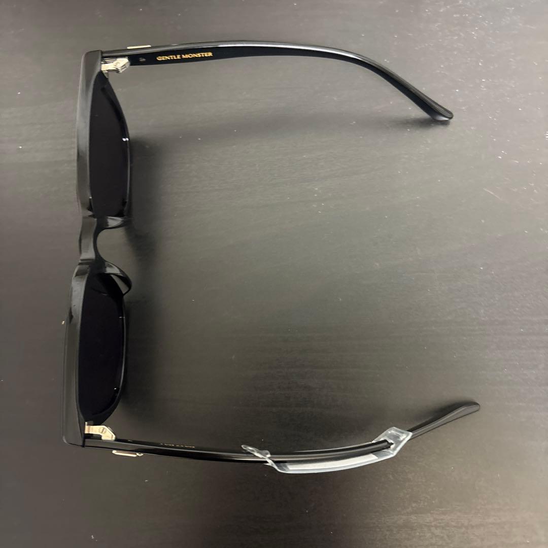 GENTLE MONSTER E634M-DAYD01 ブラックサングラス