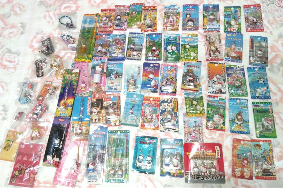 ご当地ハローキティ根付　ファスナーチャームマスコット62点