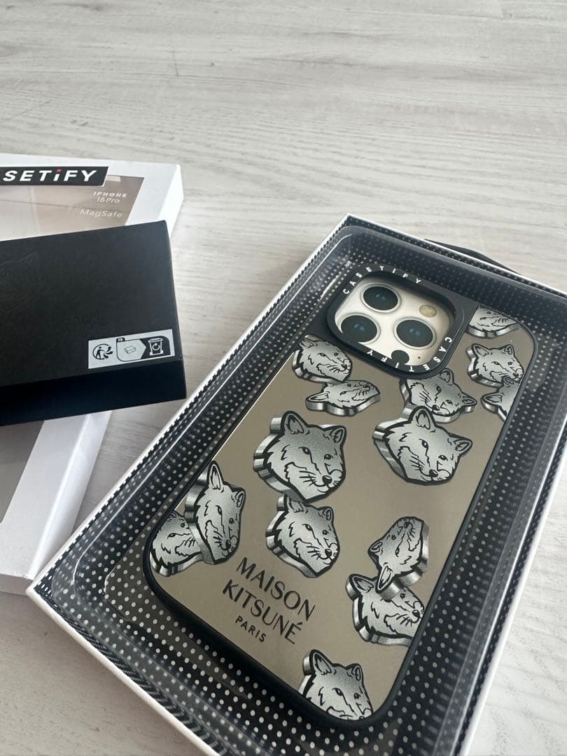 【新品未使用】メゾンキツネ×Casetify iPhoneケース(15Pro)