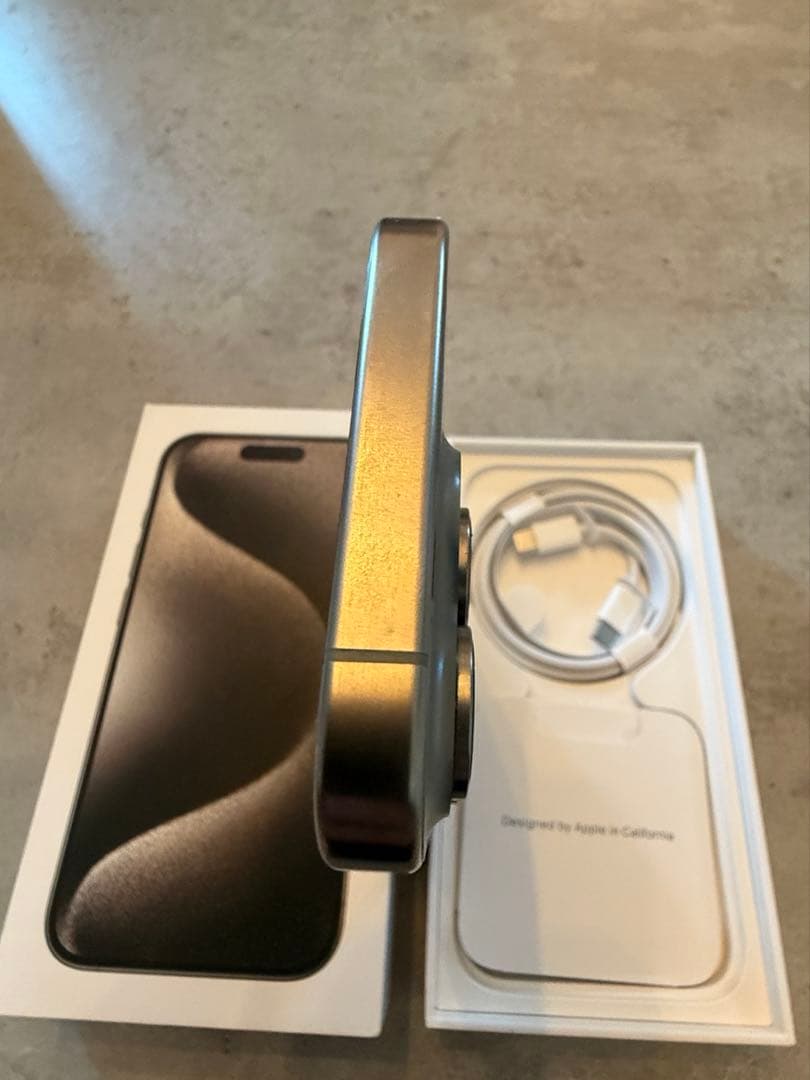 【最終値下げ】iPhone 15 Pro ナチュラルチタニウム 256GB