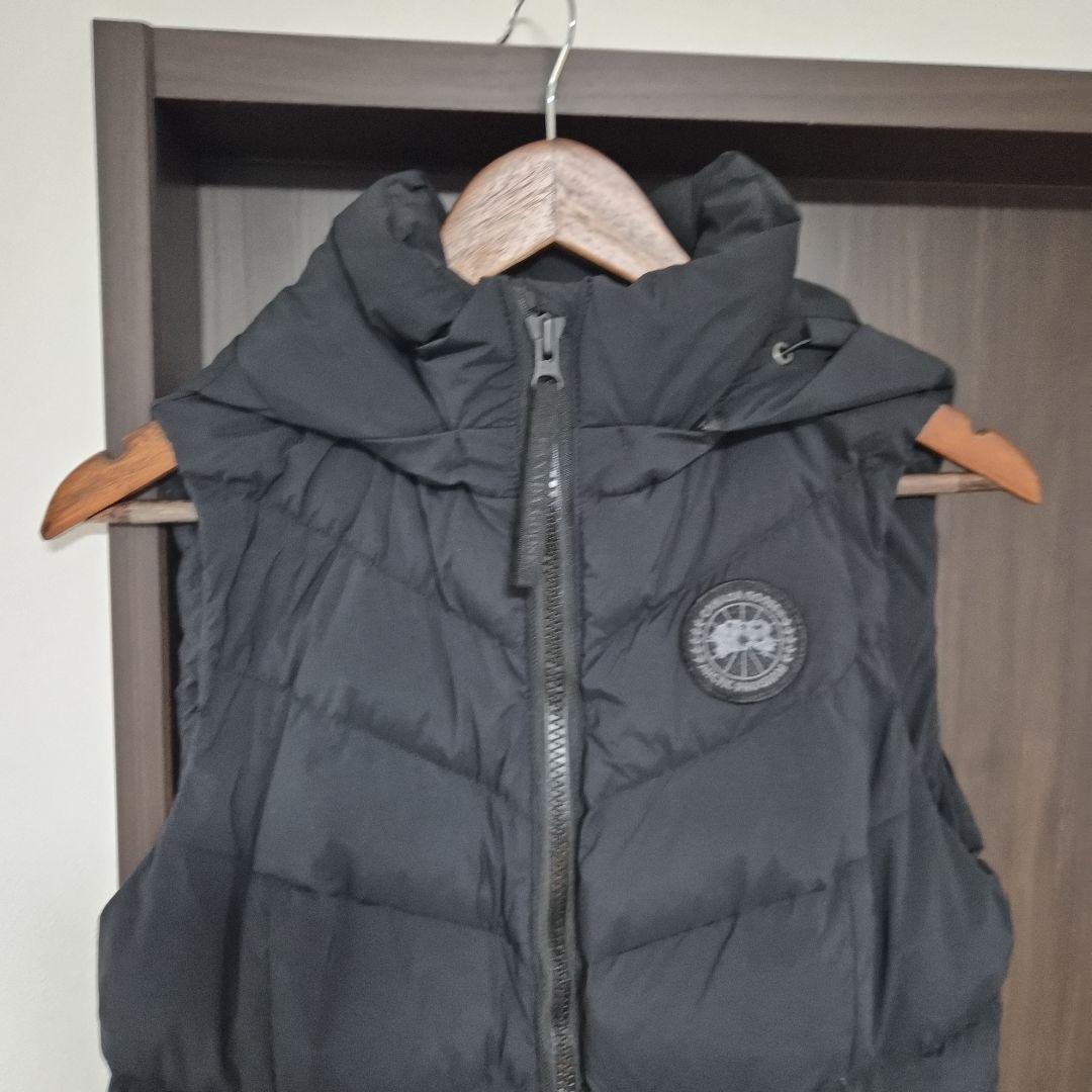 カナダグース ダウンベスト