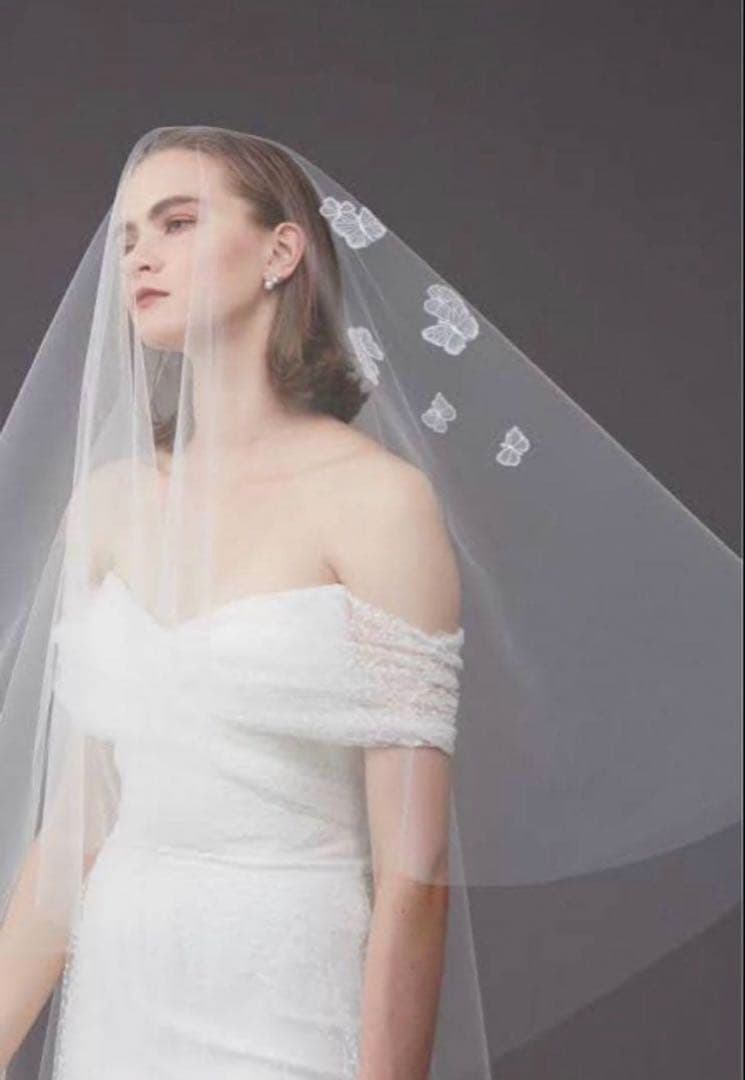 トリートドレッシング　ロングベール　蝶々と花