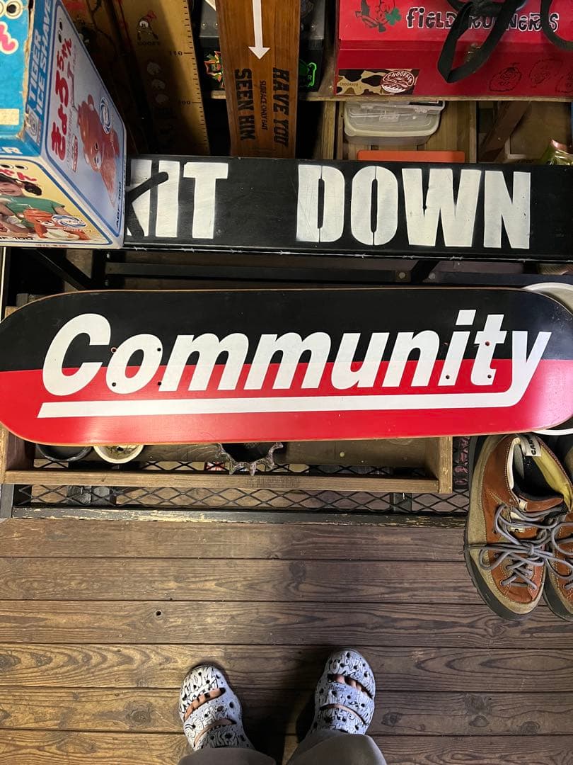 Community スケートボード デッキ 赤黒