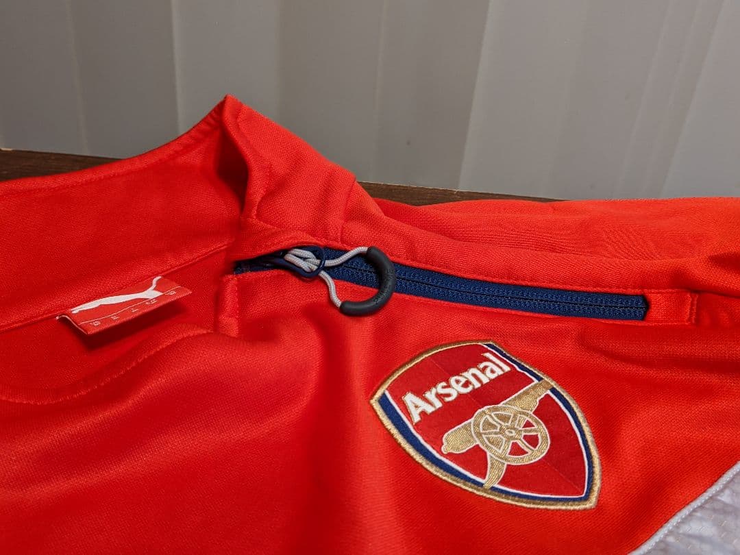 プーマ　アーセナル　中綿　トレーニングウェア　長袖シャツ　サッカー　ハーフジップ