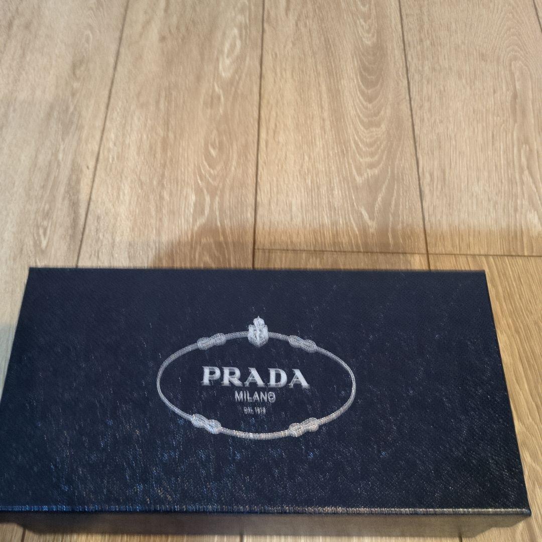 PRADA ワインレッド フラットシューズ