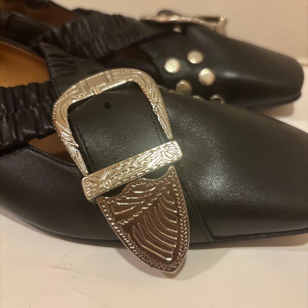 TOGA PULLA ブラックフラットシューズ