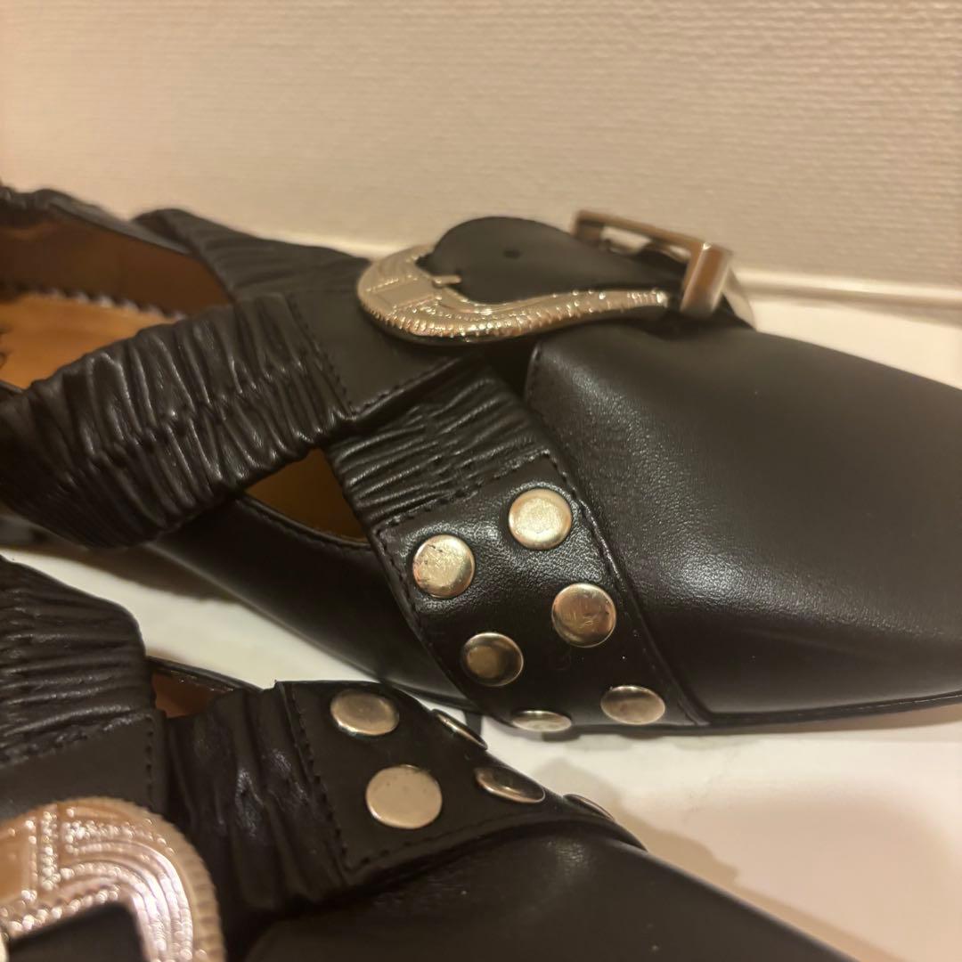 TOGA PULLA ブラックフラットシューズ