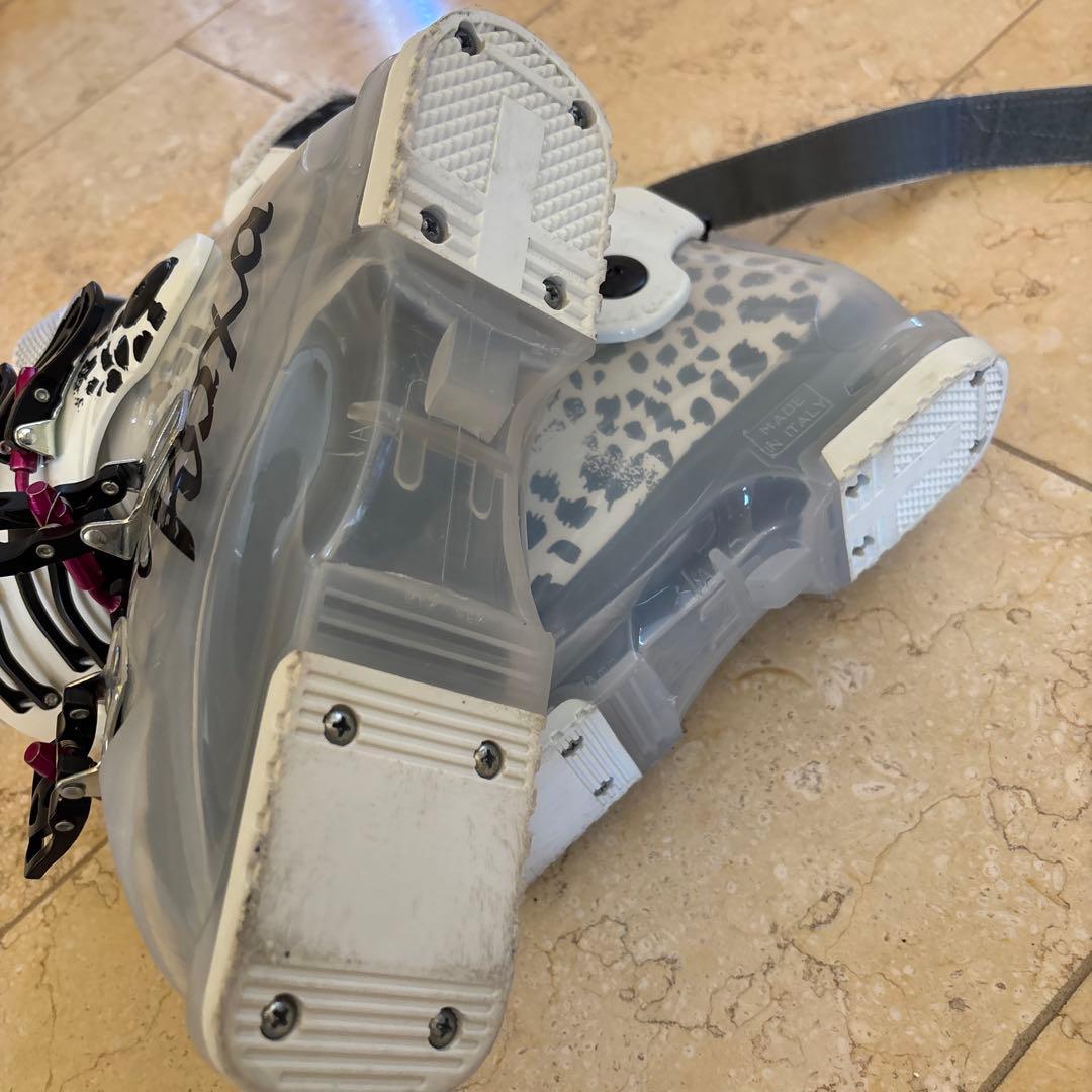 140 女子　スキー板&ストック&イタリア製 23.5 ブーツ3点セット