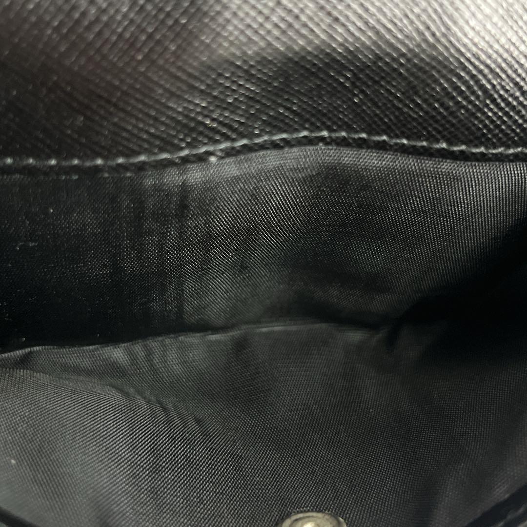 付属品完備　PRADA 二つ折り財布　三角ロゴ　ブラック　サフィアーノレザー