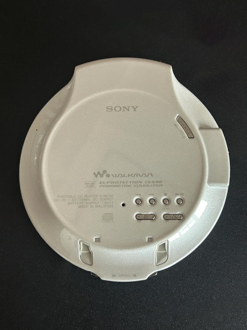 SONY D-NE20 ポータブルCDプレーヤー（ジャンク）