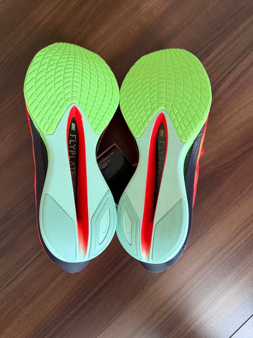 ナイキヴェイパーフライ4新品27.5センチ