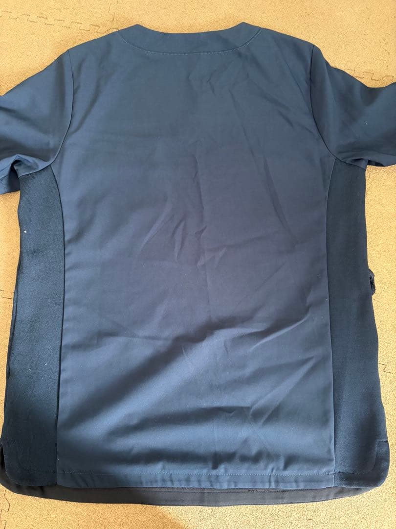 マタニティ　スクラブ上下2セット