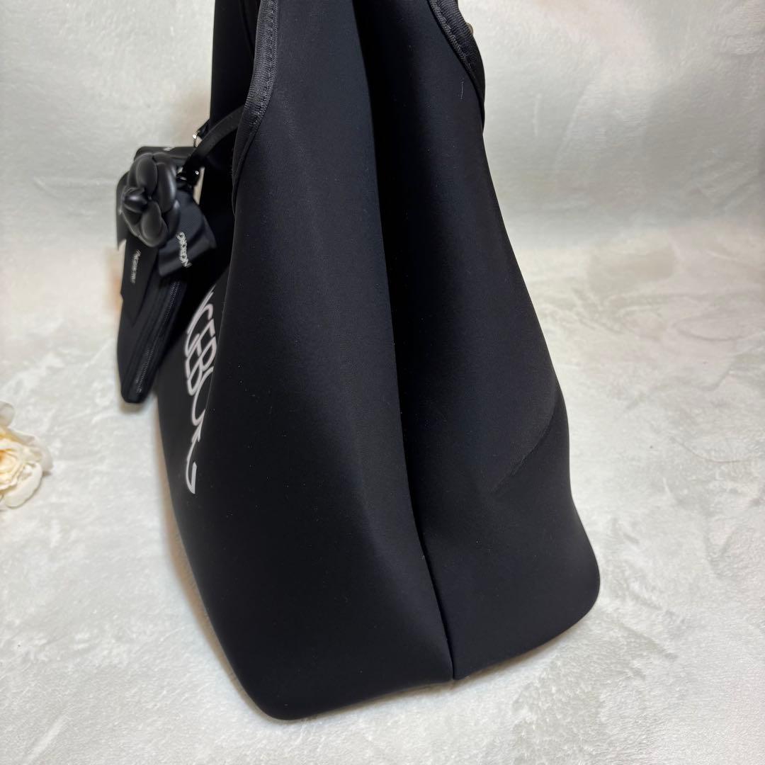 【じゅりママ】インゲボルグ雨を楽しむトートバッグ新品未使用ポーチ、タグ付き