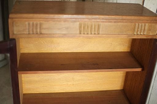 素敵な雰囲気の木枠ガラス戸棚　引き出し2杯