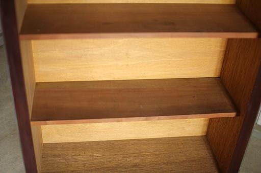 素敵な雰囲気の木枠ガラス戸棚　引き出し2杯